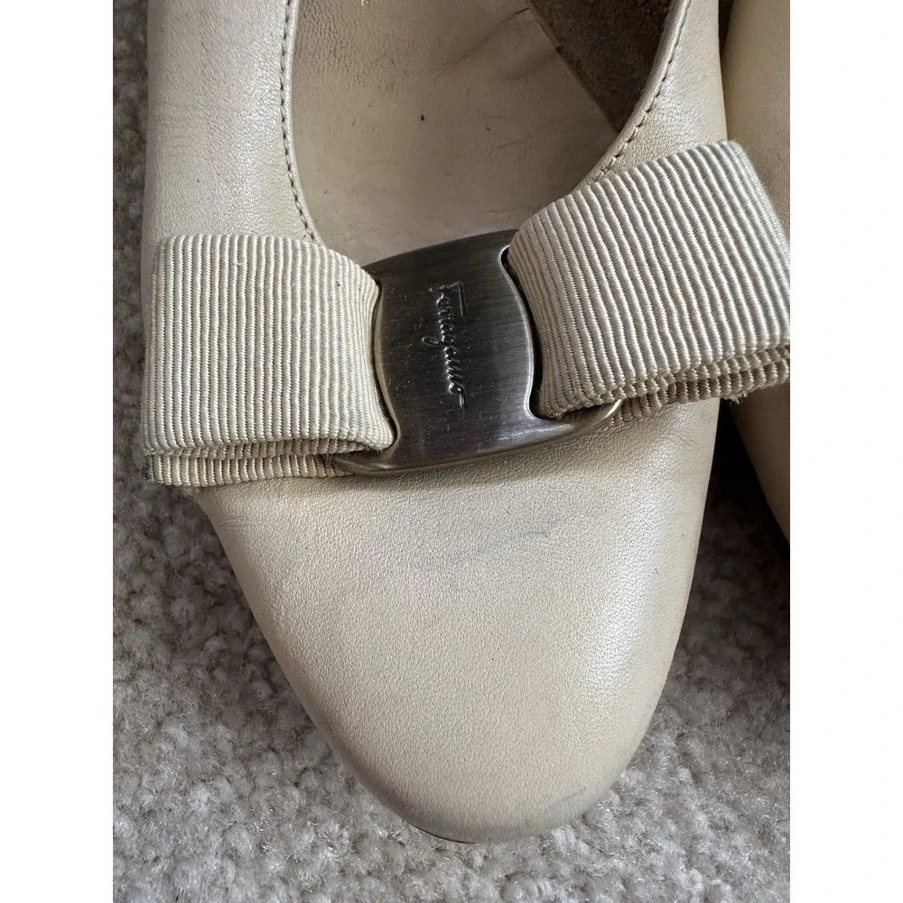 Vtg Salvatore Ferragamo Slingback‎ Cream Tan Size 6 1/2 Made In Italy